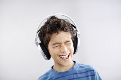 小孩學(xué)唱歌聲樂培訓(xùn)